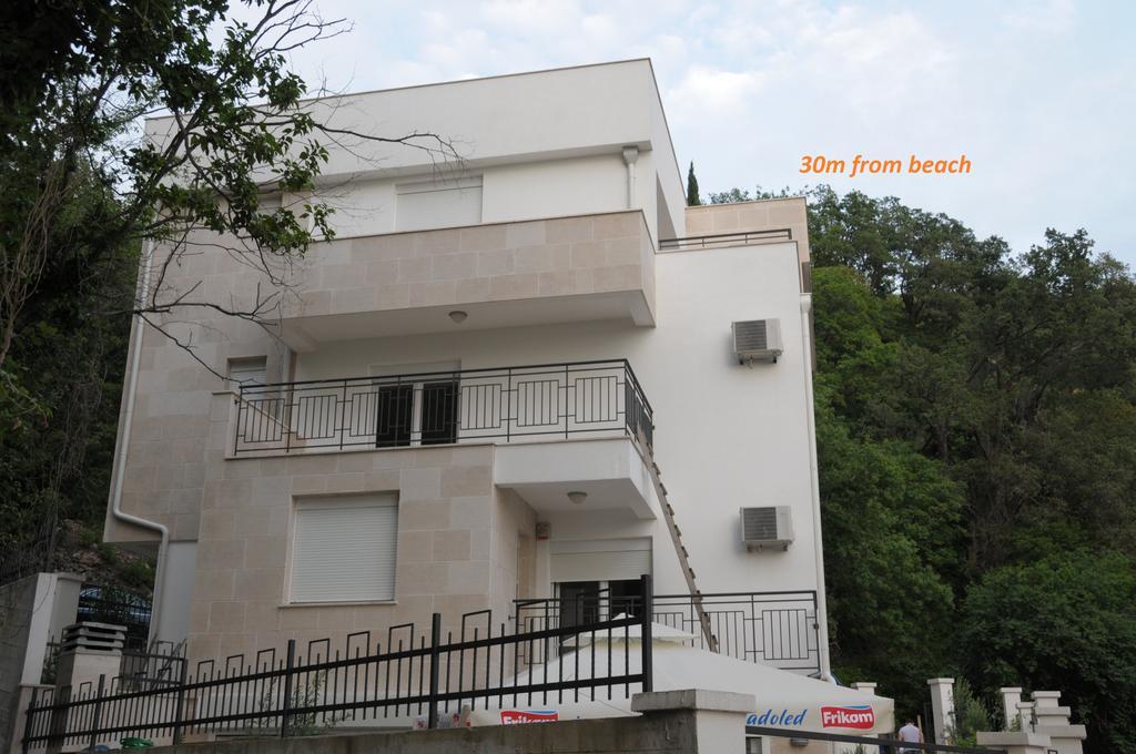 Apartments Villa Simonovic Petrovac Buitenkant foto