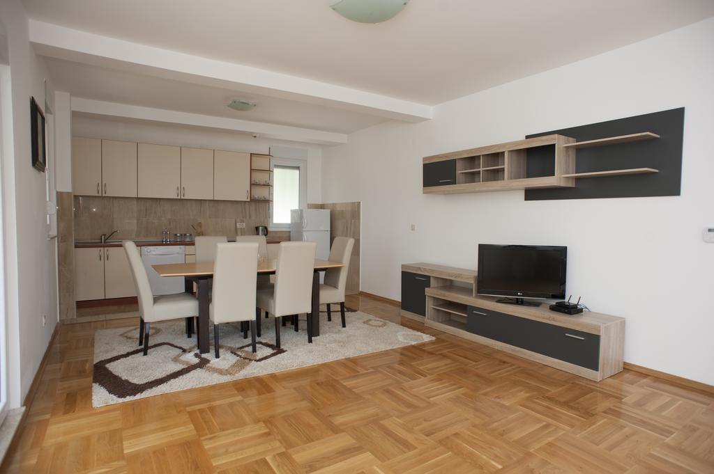 Apartments Villa Simonovic Petrovac Buitenkant foto
