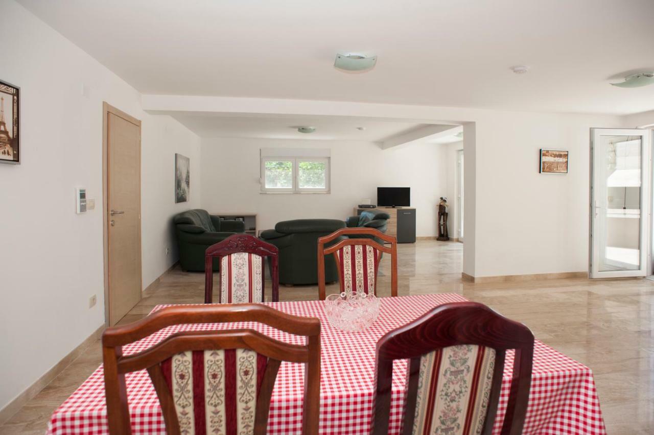Apartments Villa Simonovic Petrovac Buitenkant foto